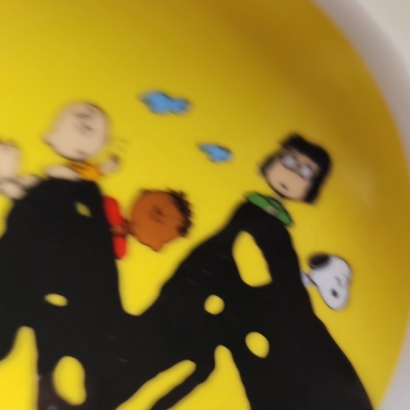 Peanuts Yellow and White Dog Bowl with Zigzag Design - Picture 7 of 8